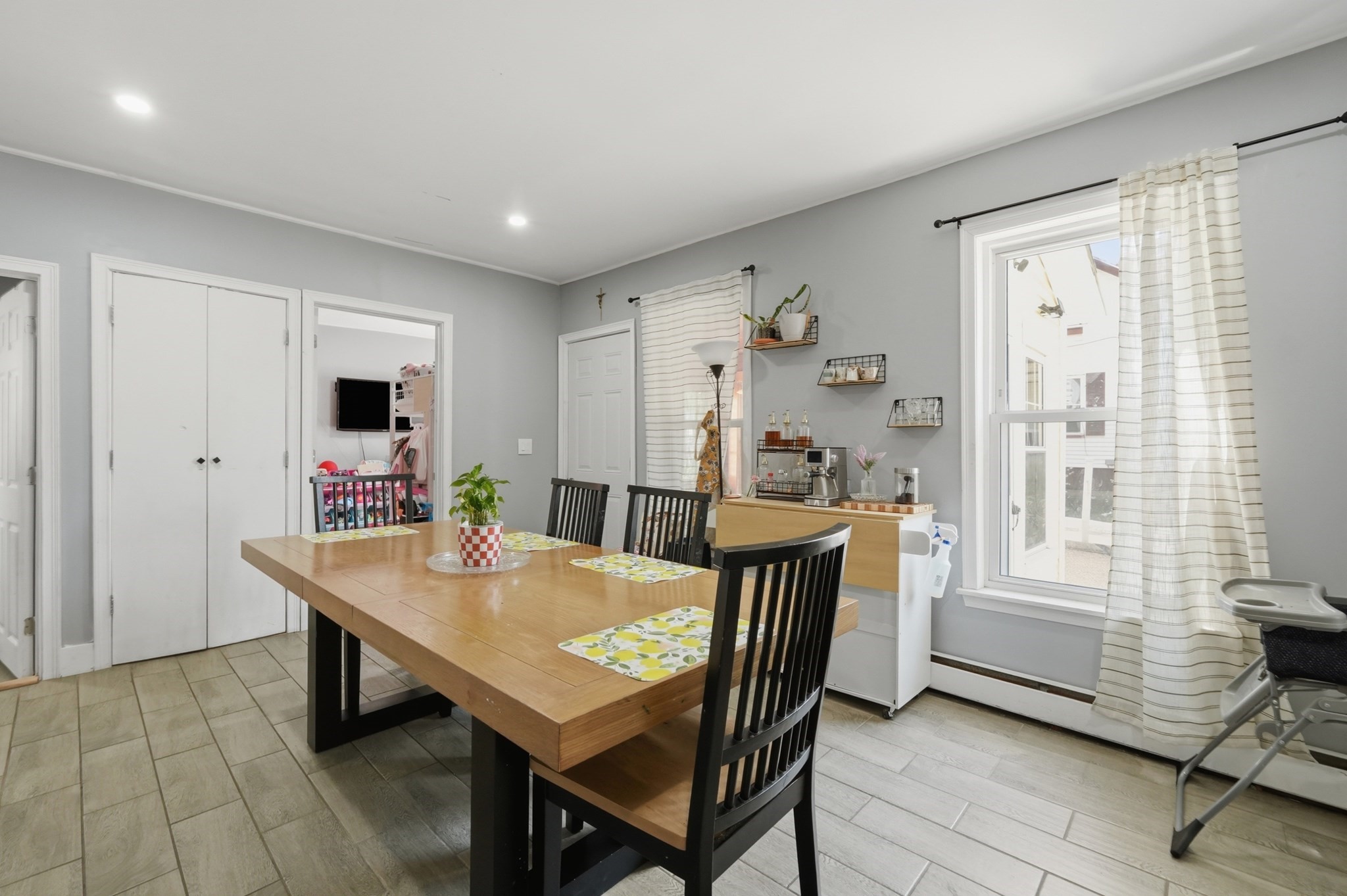 148 Sanders St Property Photo 3