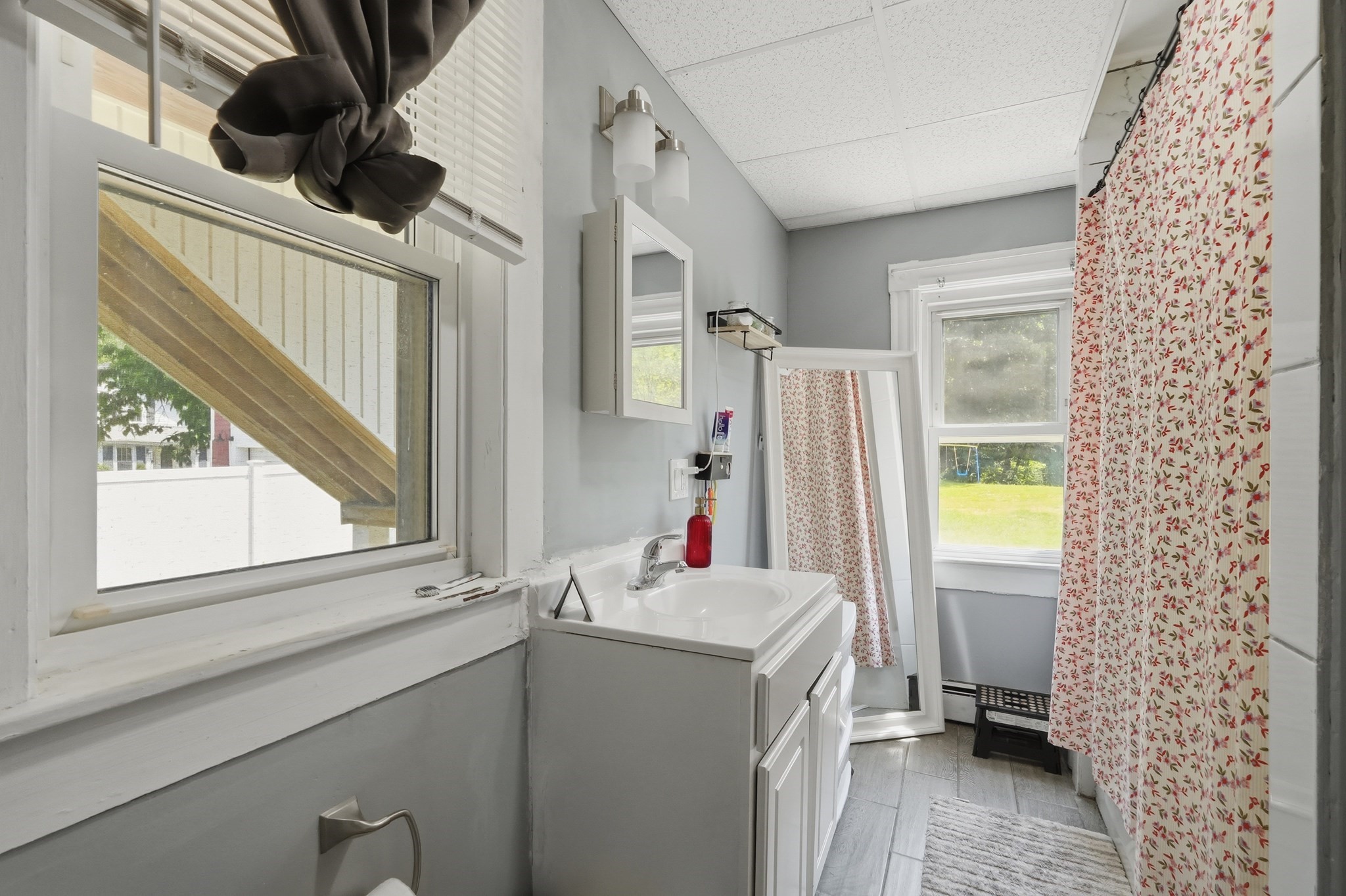 148 Sanders St Property Photo 6