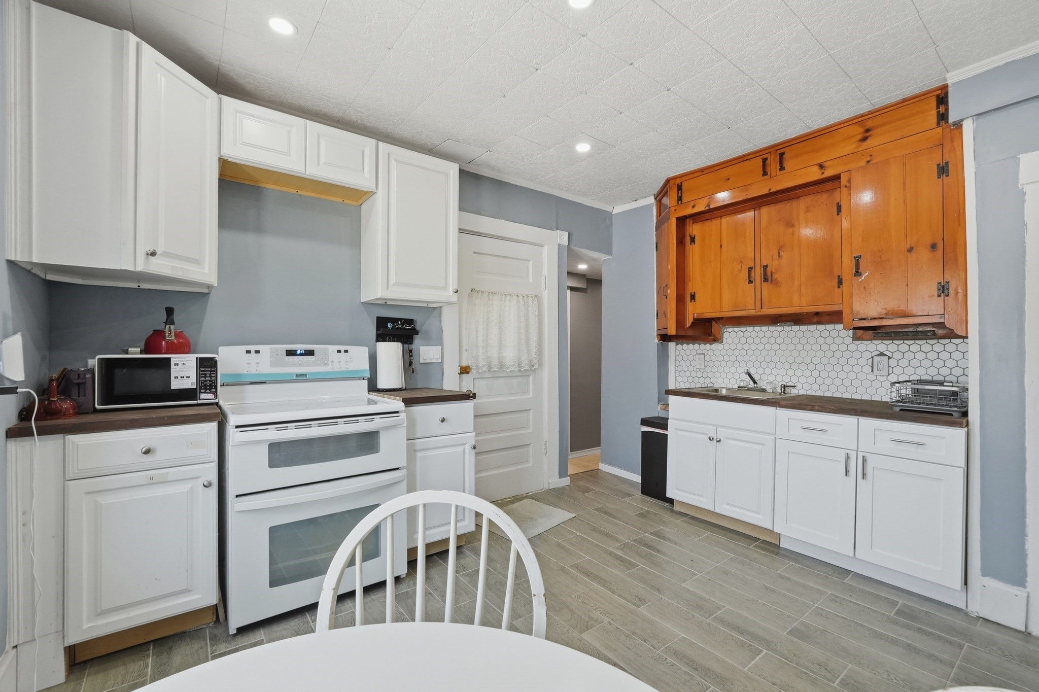 148 Sanders St Property Photo 13