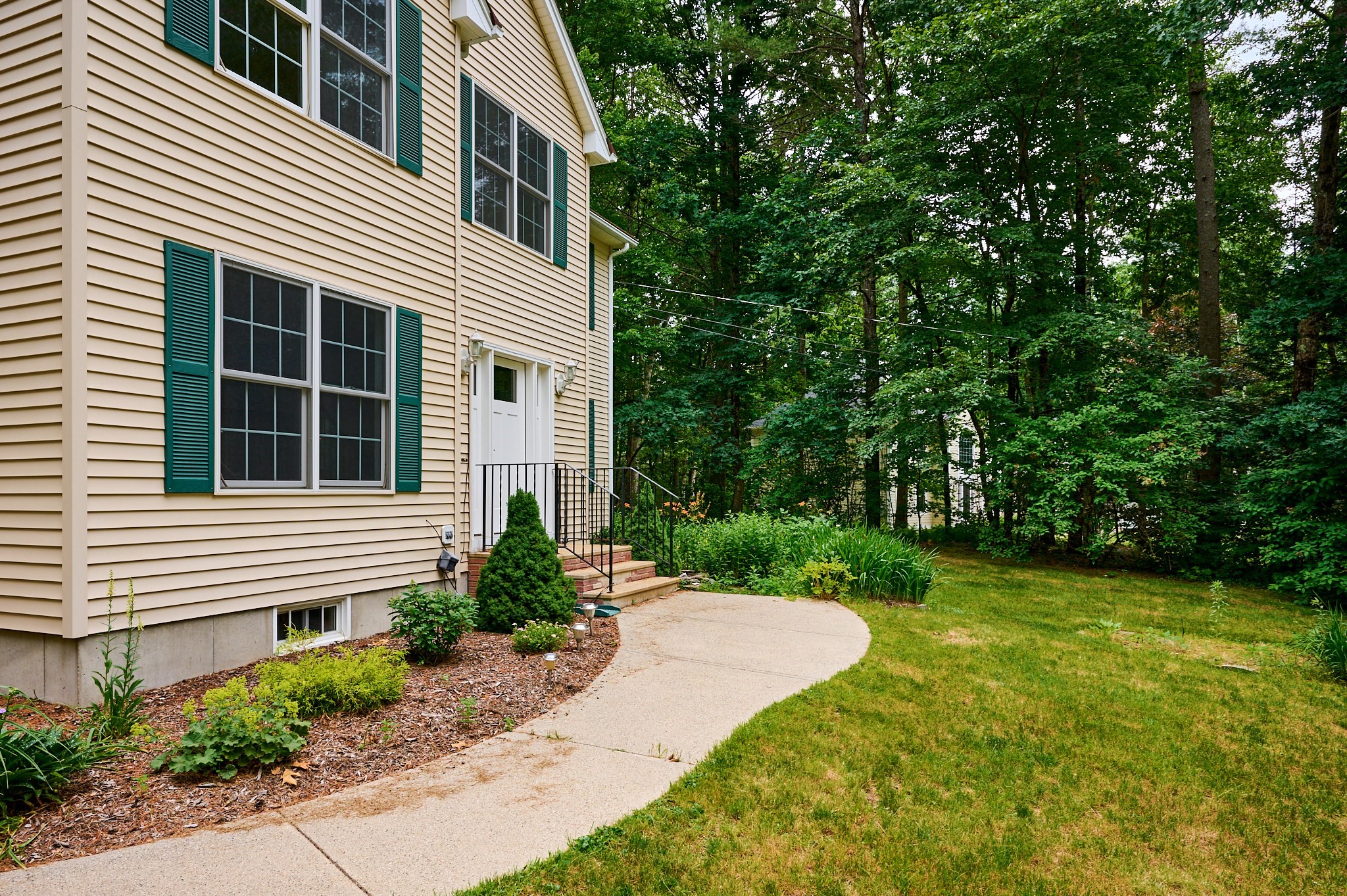 169 Aldrich St Property Photo 4