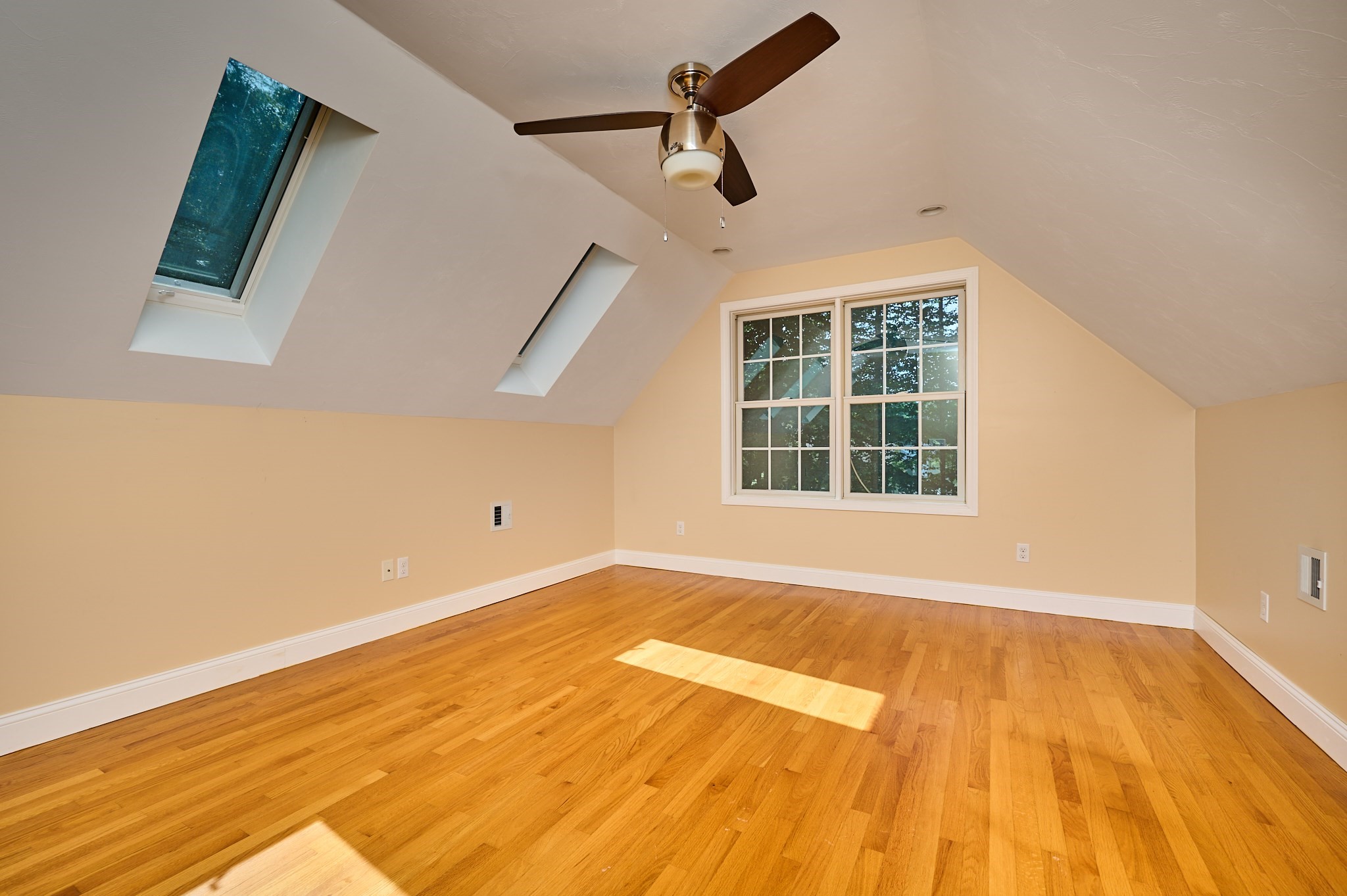 169 Aldrich St Property Photo 26