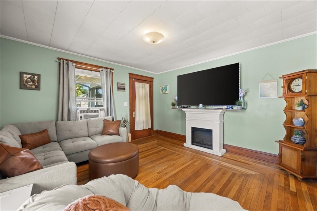 10 Elizabeth Street Property Photo 10