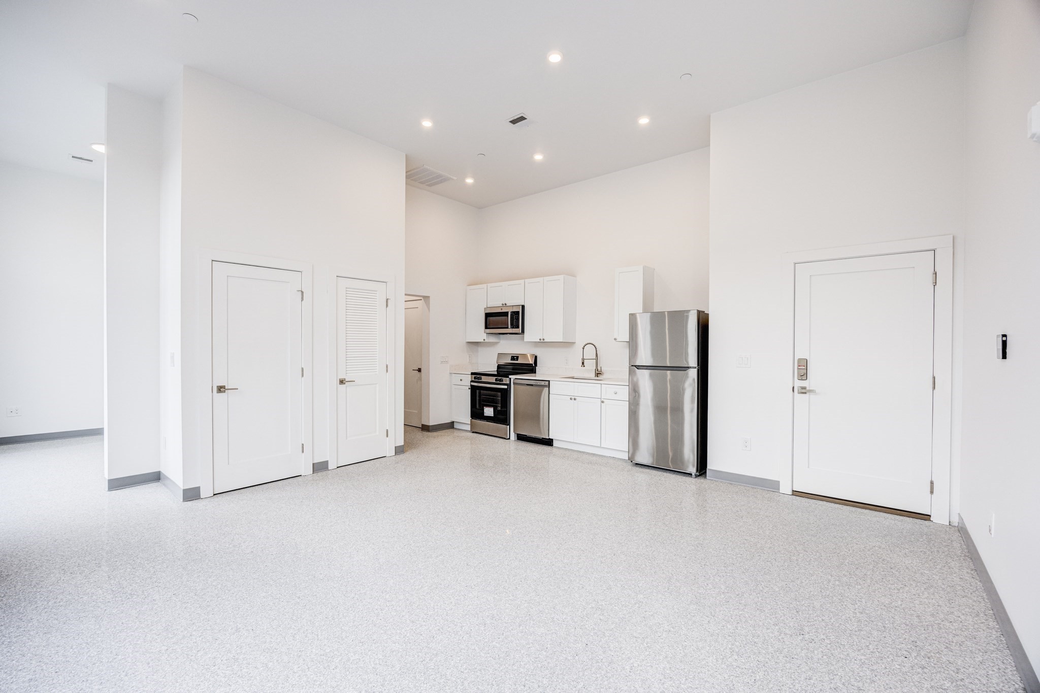 80 Middlesex St # 202 Property Photo 1