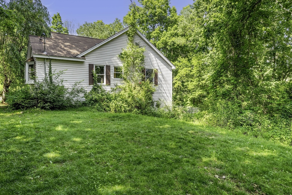 800 Town Farm Rd Property Photo 2