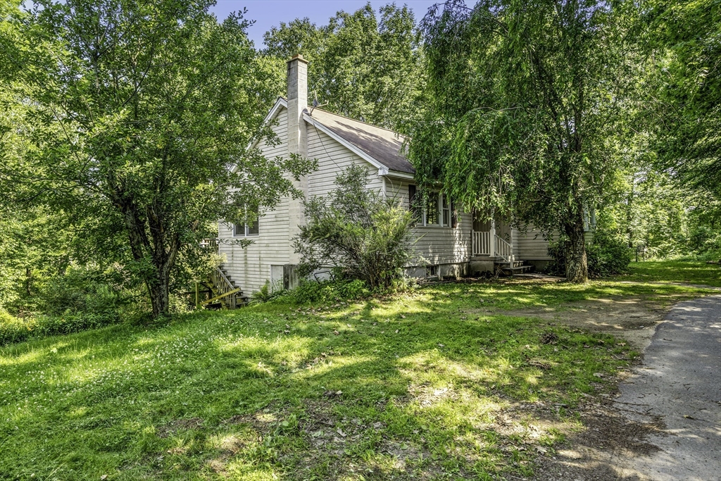 800 Town Farm Rd Property Photo 4