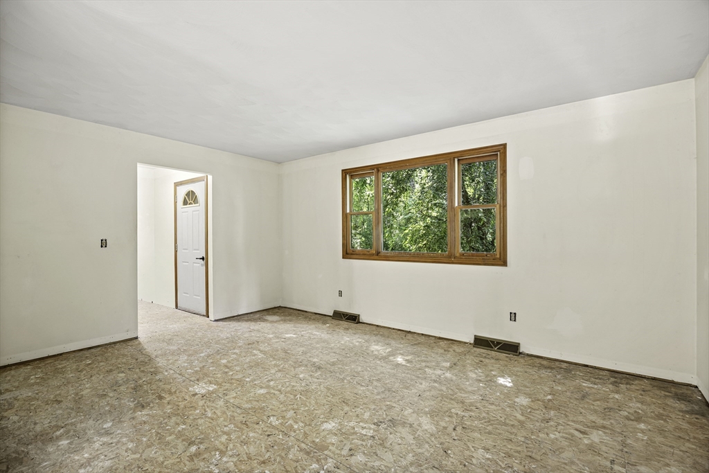 800 Town Farm Rd Property Photo 13