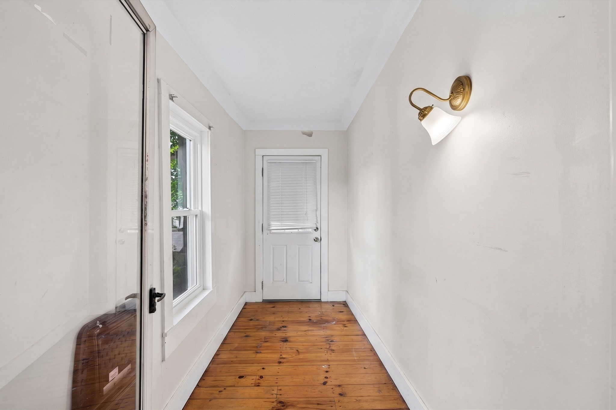 10 Burnett Property Photo 5