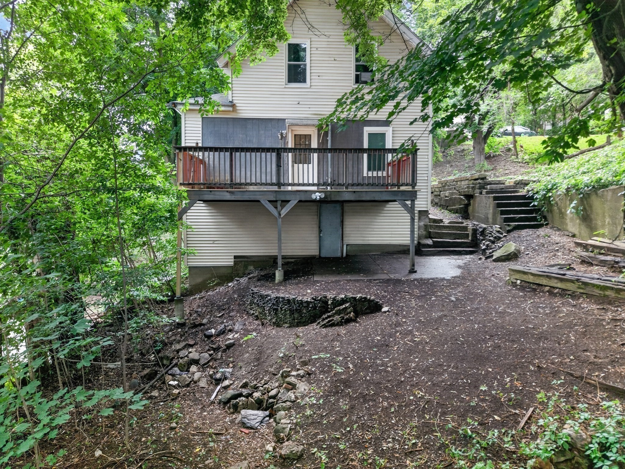 10 Burnett Property Photo 15