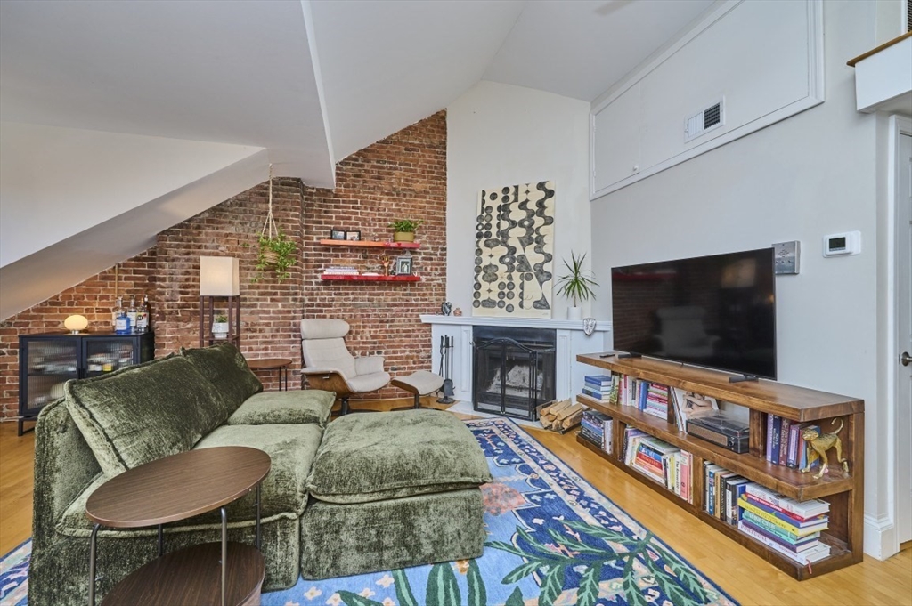683 Massachusetts Ave. # 5 Property Photo 1
