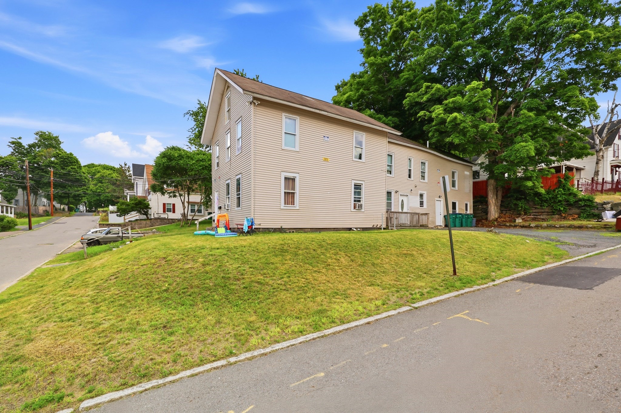 21 Winthrop St Property Photo 3