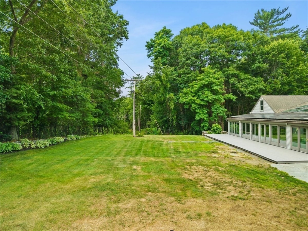 10 Kathy Ln Property Photo 4