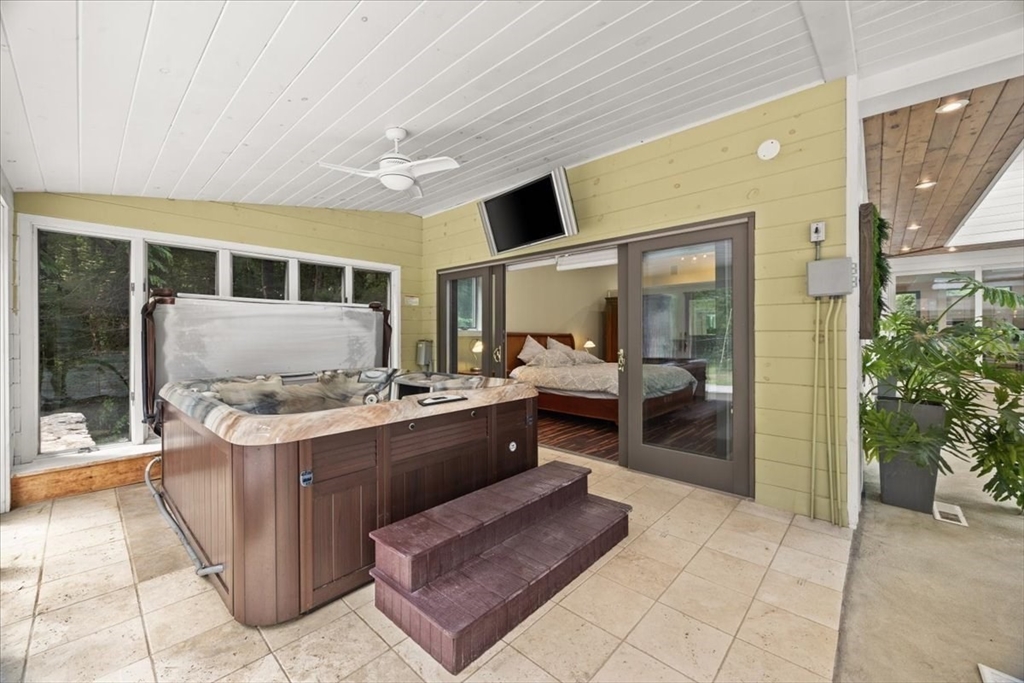 10 Kathy Ln Property Photo 30