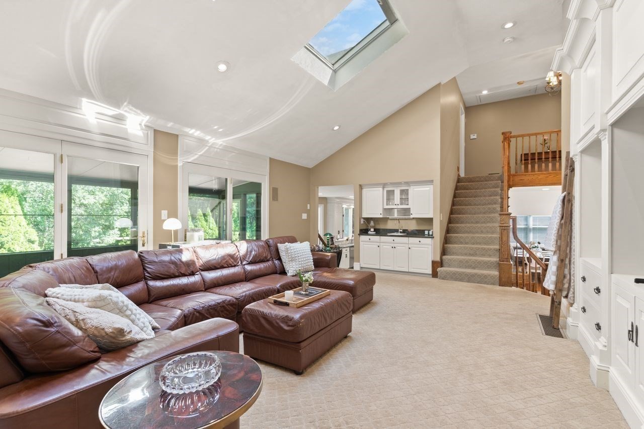 2 Sandpiper Hill Property Photo 5