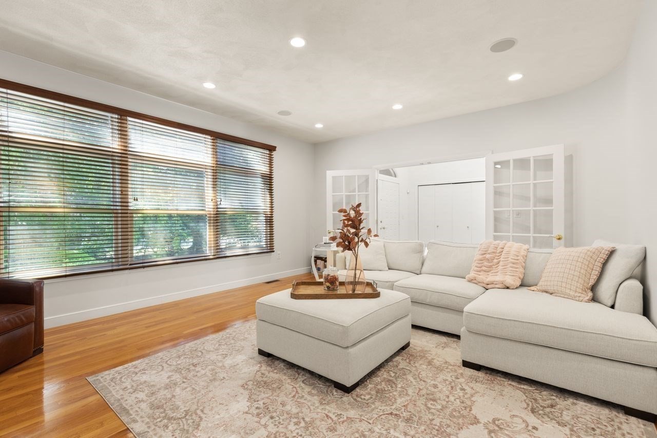 2 Sandpiper Hill Property Photo 8