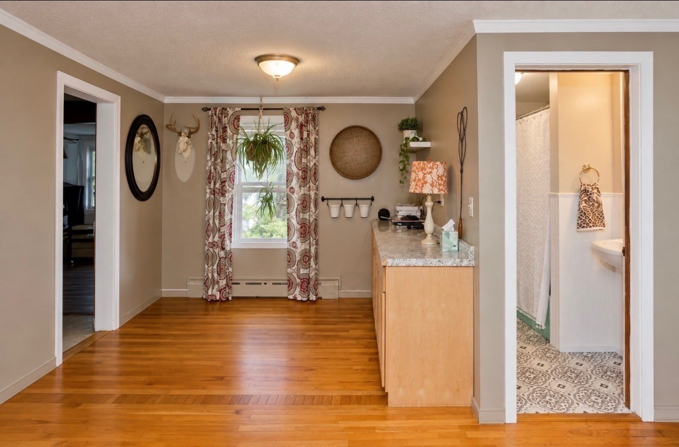 35 Pinehurst St Property Photo 9