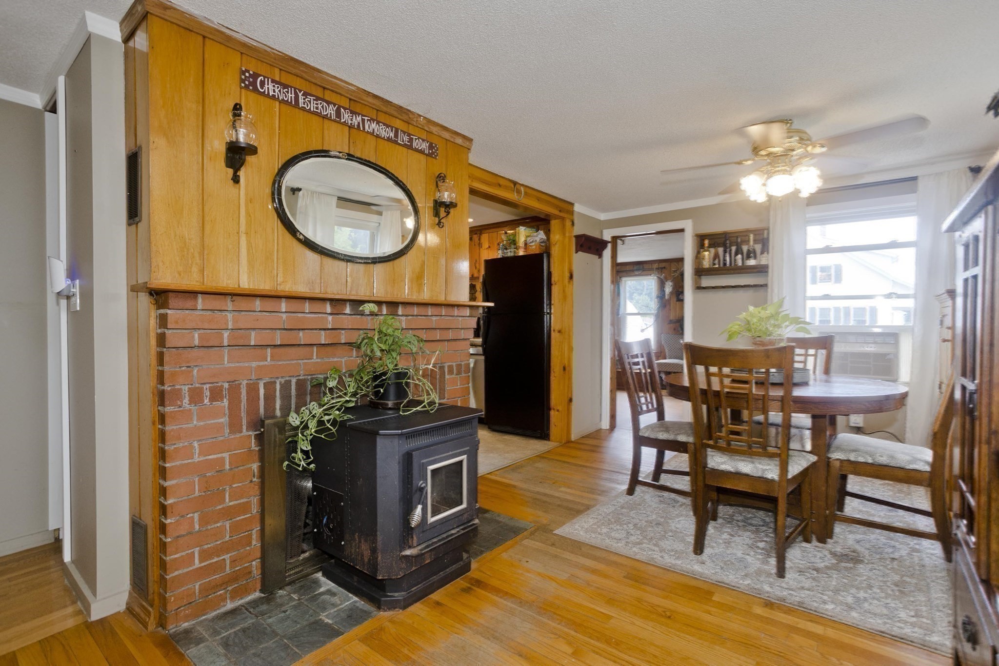 35 Pinehurst St Property Photo 12