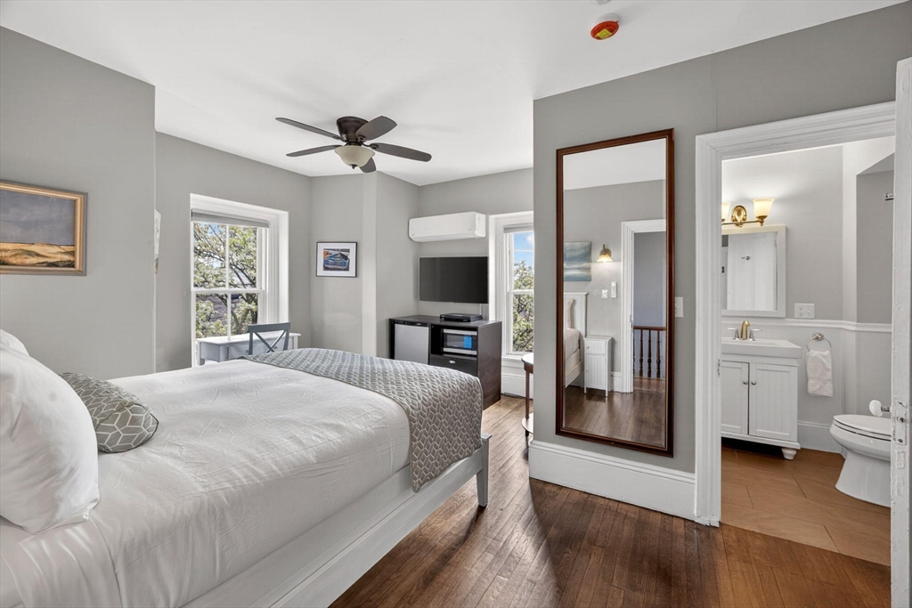 164 Commercial Street Property Photo 18