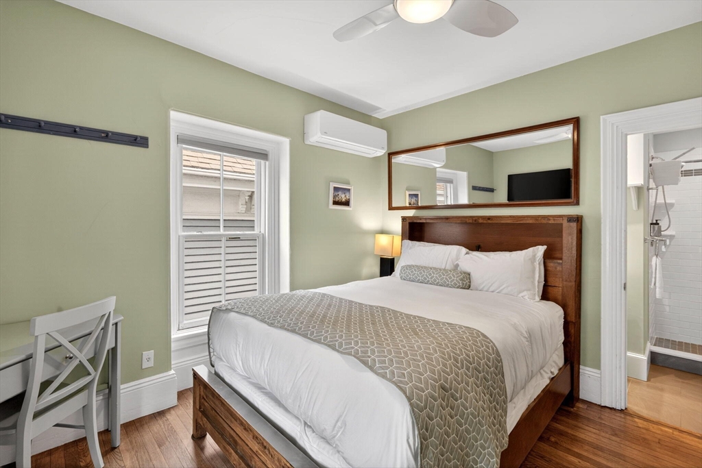 164 Commercial Street Property Photo 23