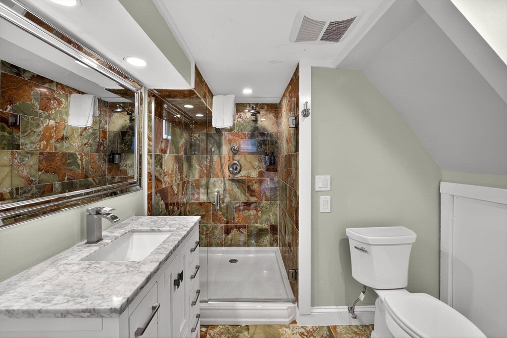 164 Commercial Street Property Photo 31