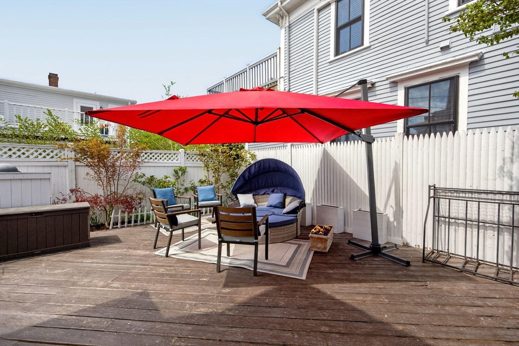 164 Commercial Street Property Photo 32
