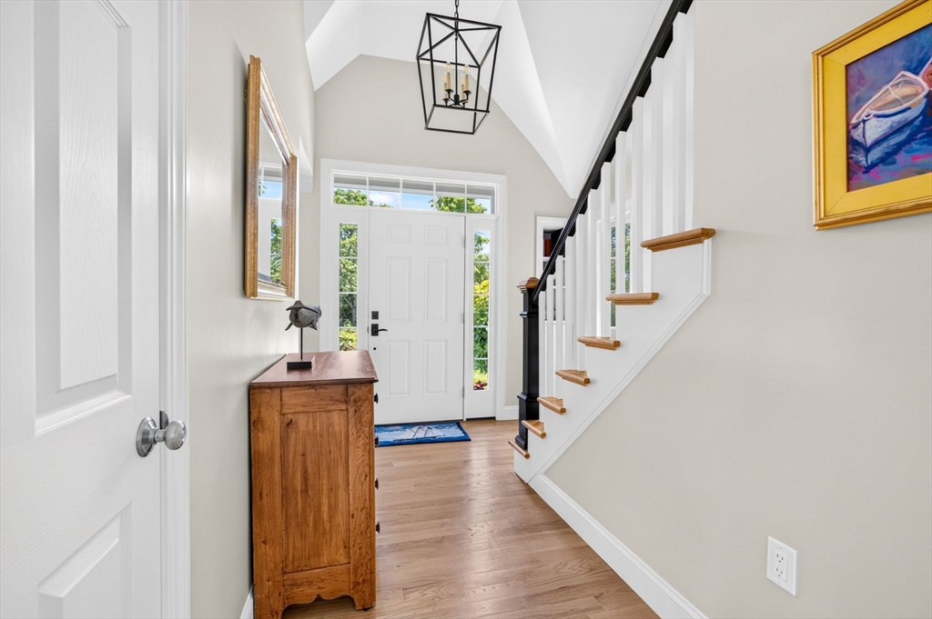 7 Ledgemont Ln Property Photo 5