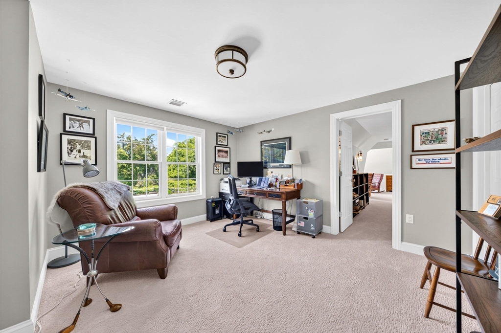 7 Ledgemont Ln Property Photo 17