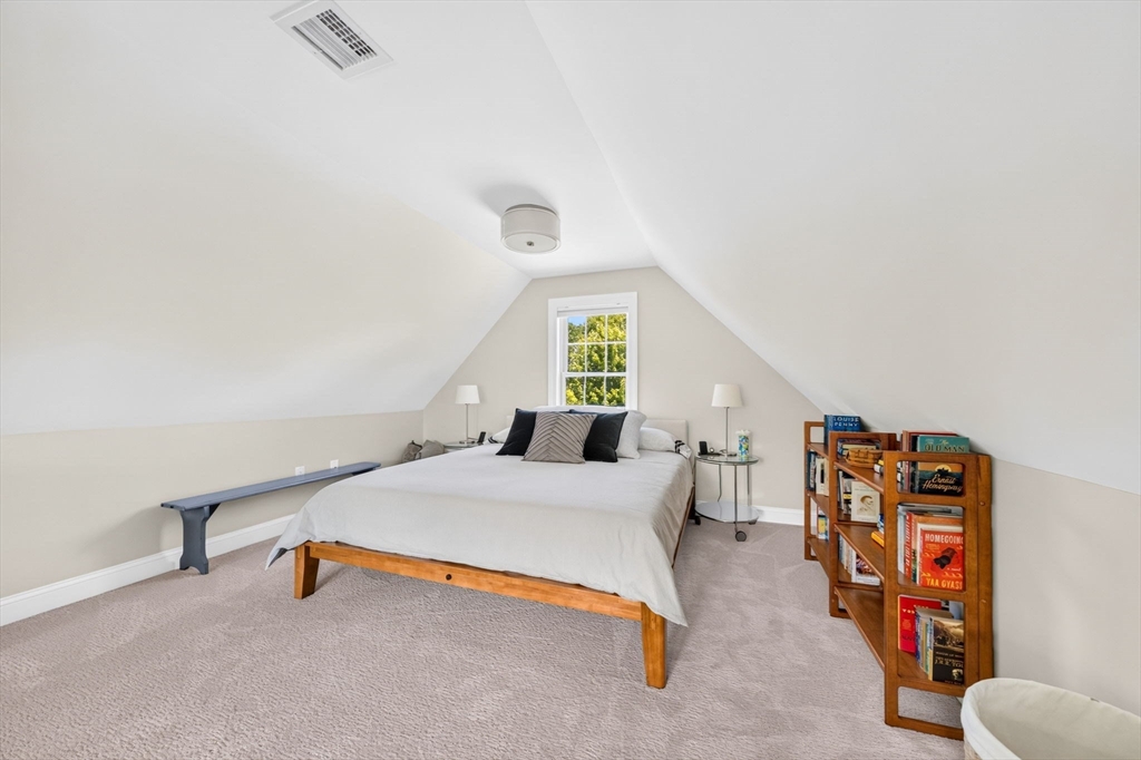 7 Ledgemont Ln Property Photo 23