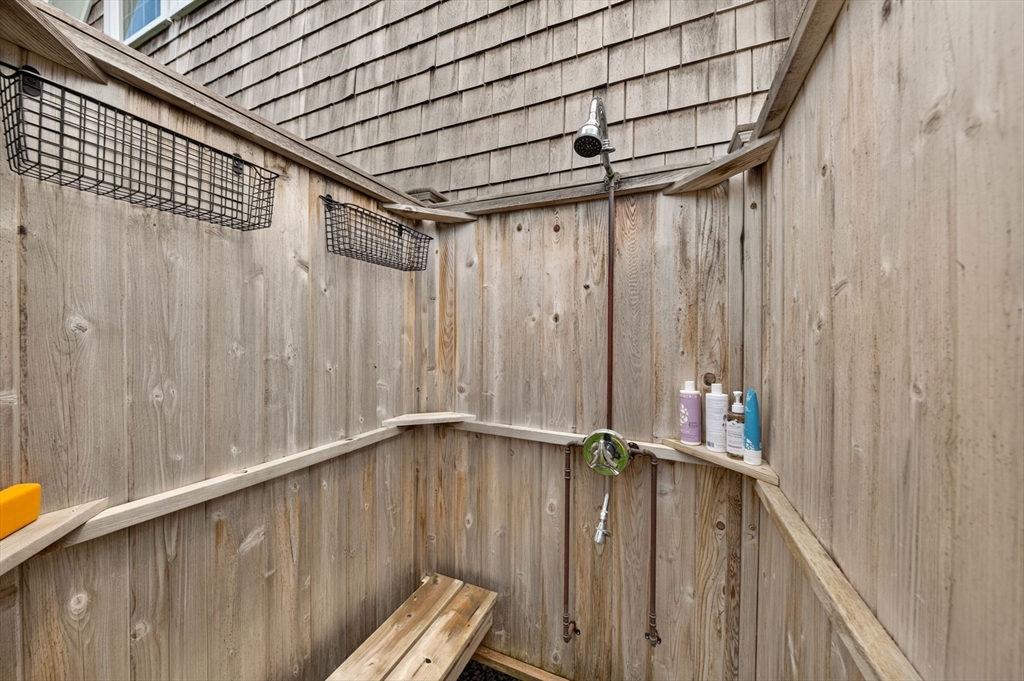 7 Ledgemont Ln Property Photo 25