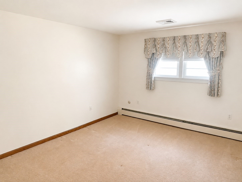 1282 Quaker St Property Photo 5