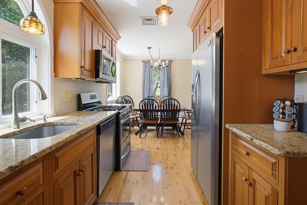 433 Pearse Road Property Photo 5
