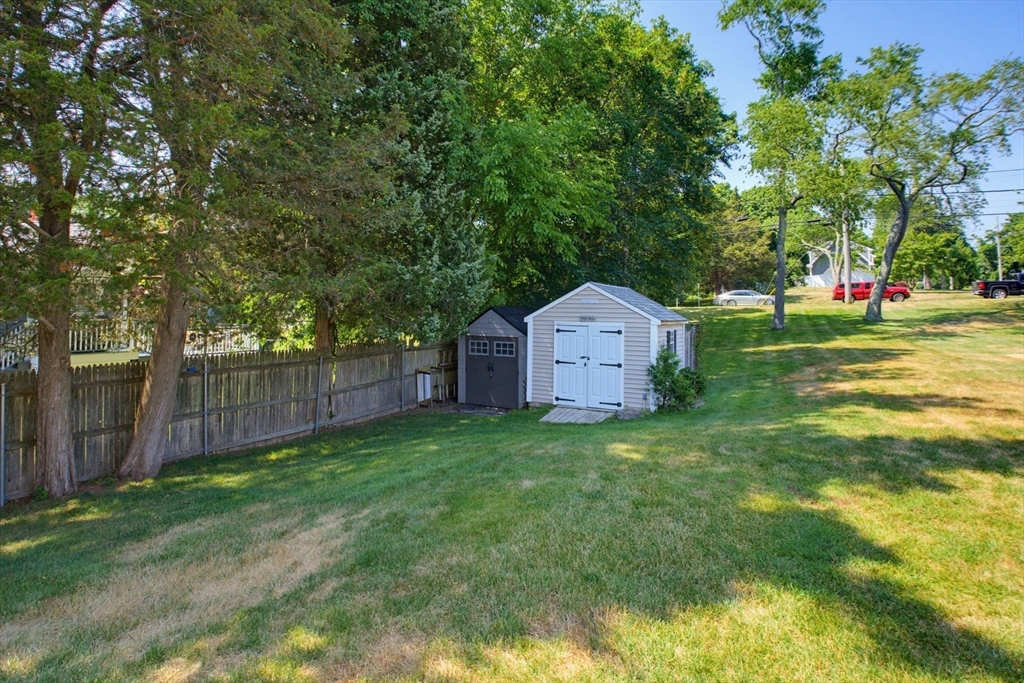 433 Pearse Road Property Photo 40