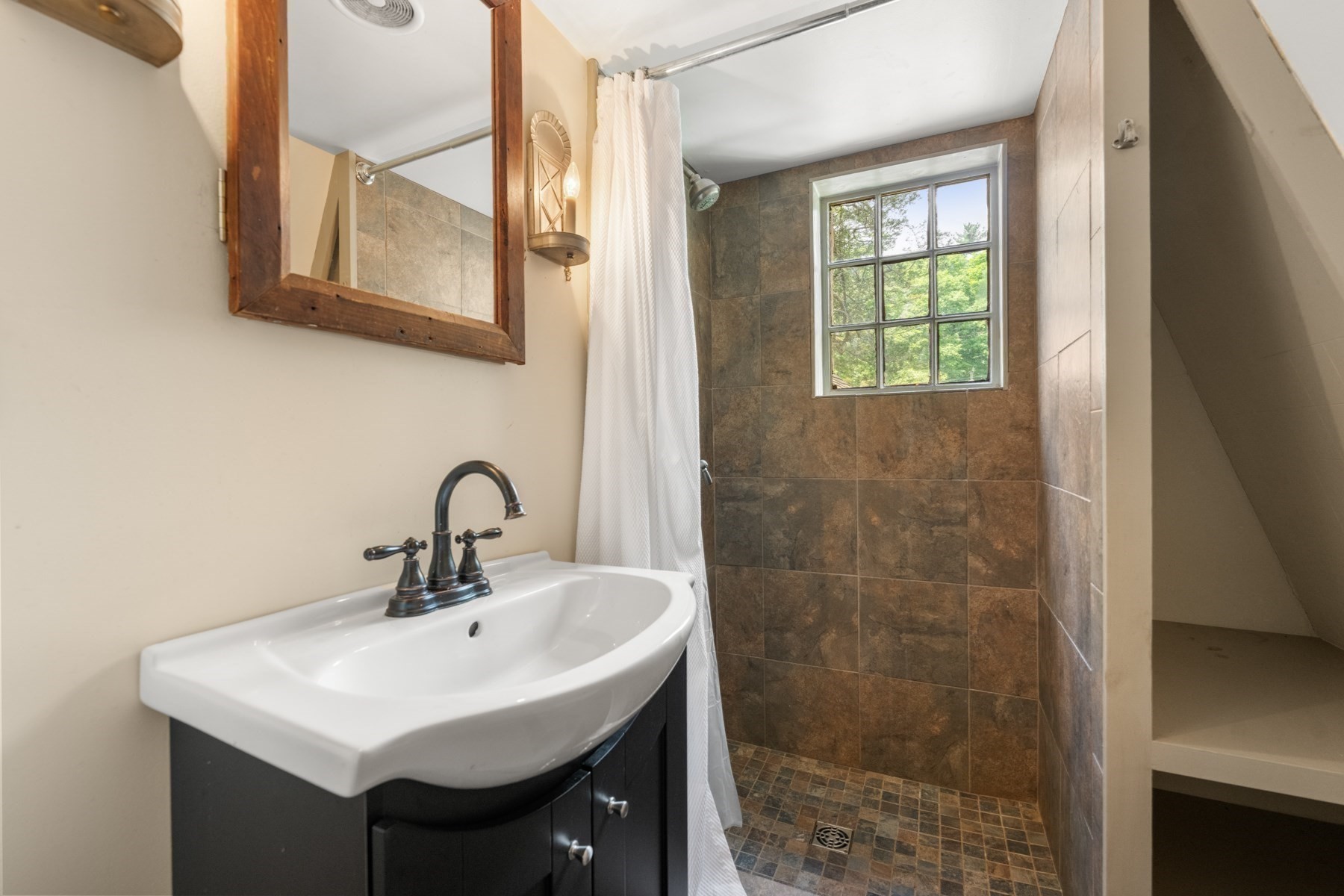 11 Lincoln St Property Photo 35