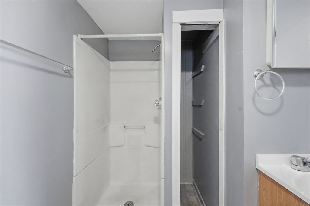 415 Anthony St Property Photo 15