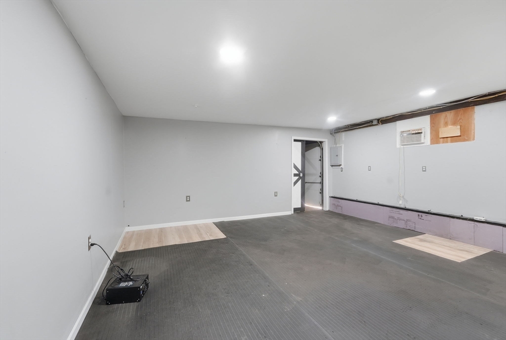 415 Anthony St Property Photo 20