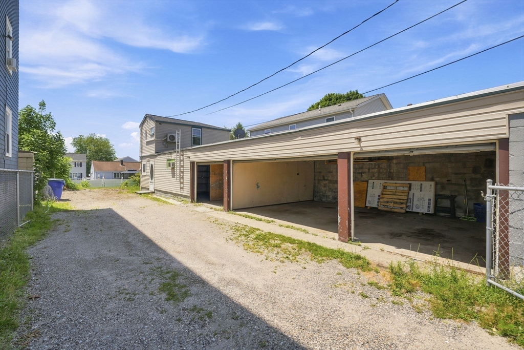 415 Anthony St Property Photo 28