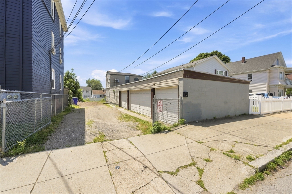415 Anthony St Property Photo 29