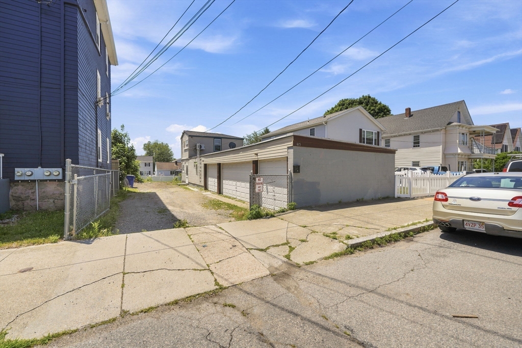 415 Anthony St Property Photo 32