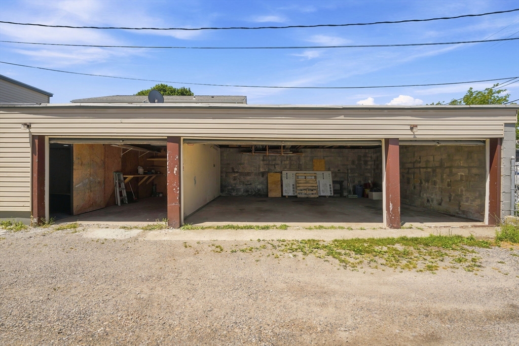 415 Anthony St Property Photo 35