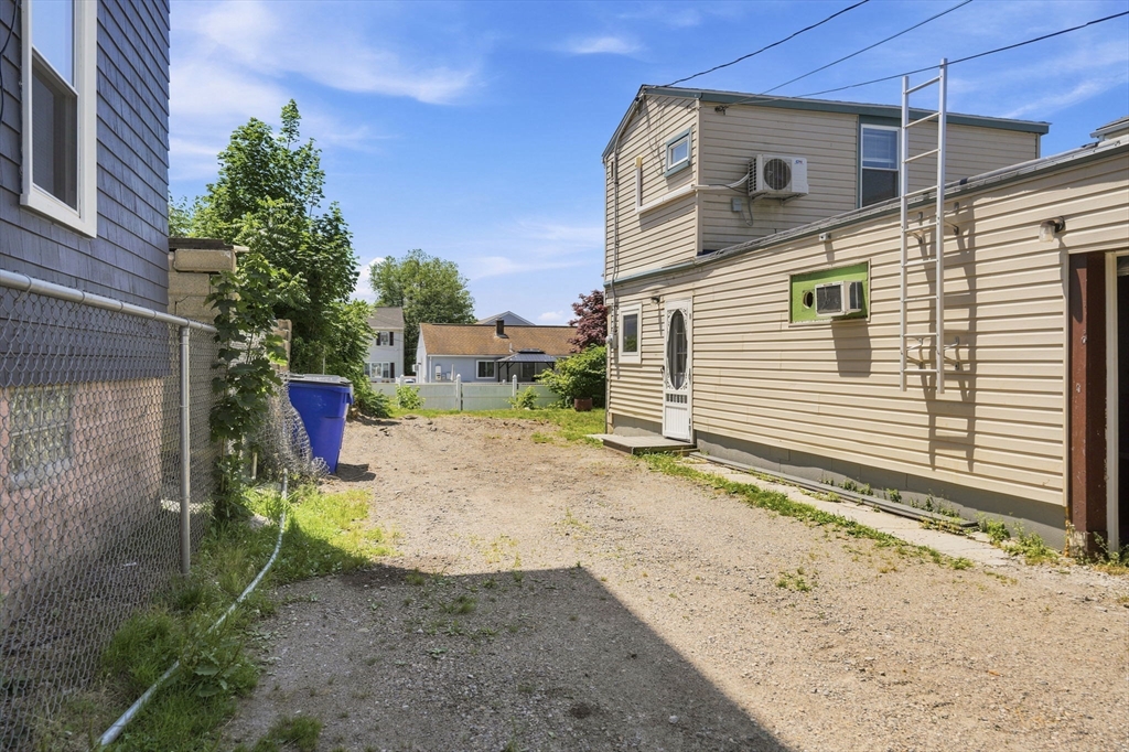 415 Anthony St Property Photo 36