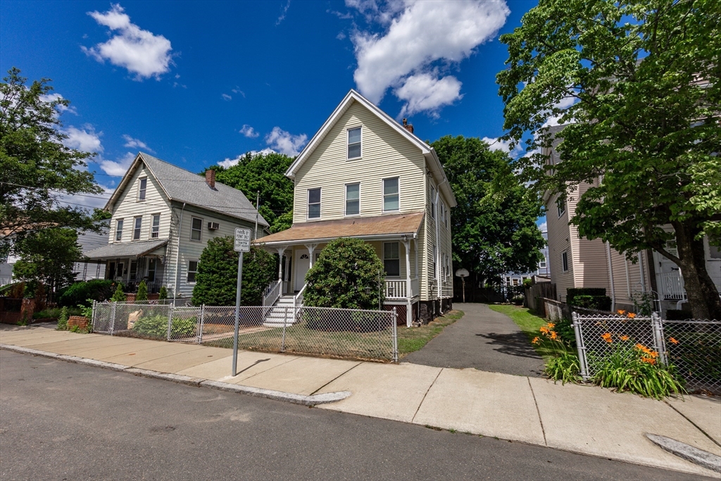 22 Stearns St Property Photo 2
