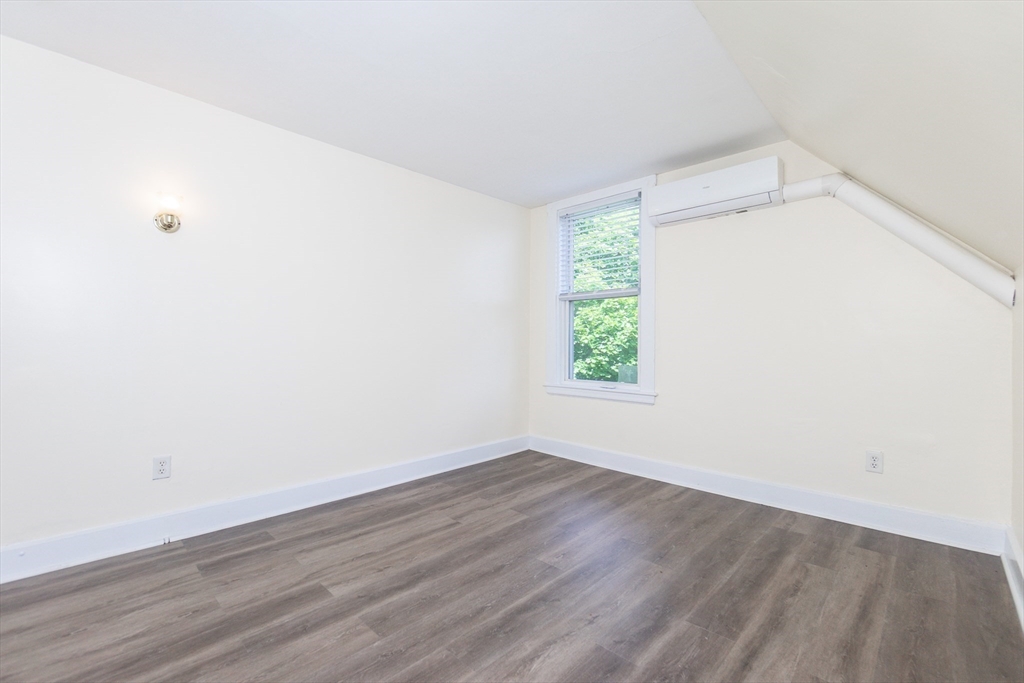22 Stearns St Property Photo 15