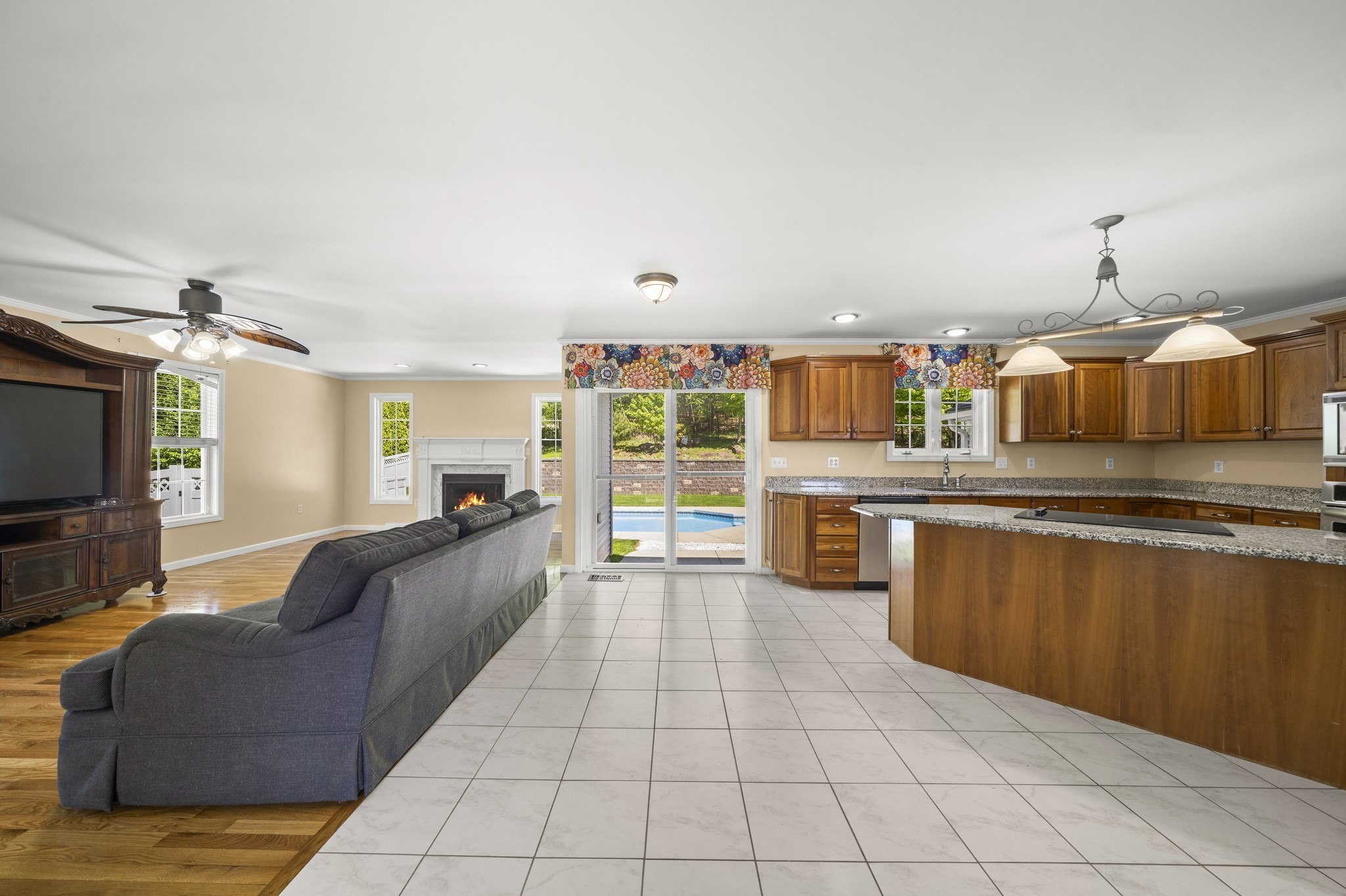 1507 E Mountain Rd Property Photo 6