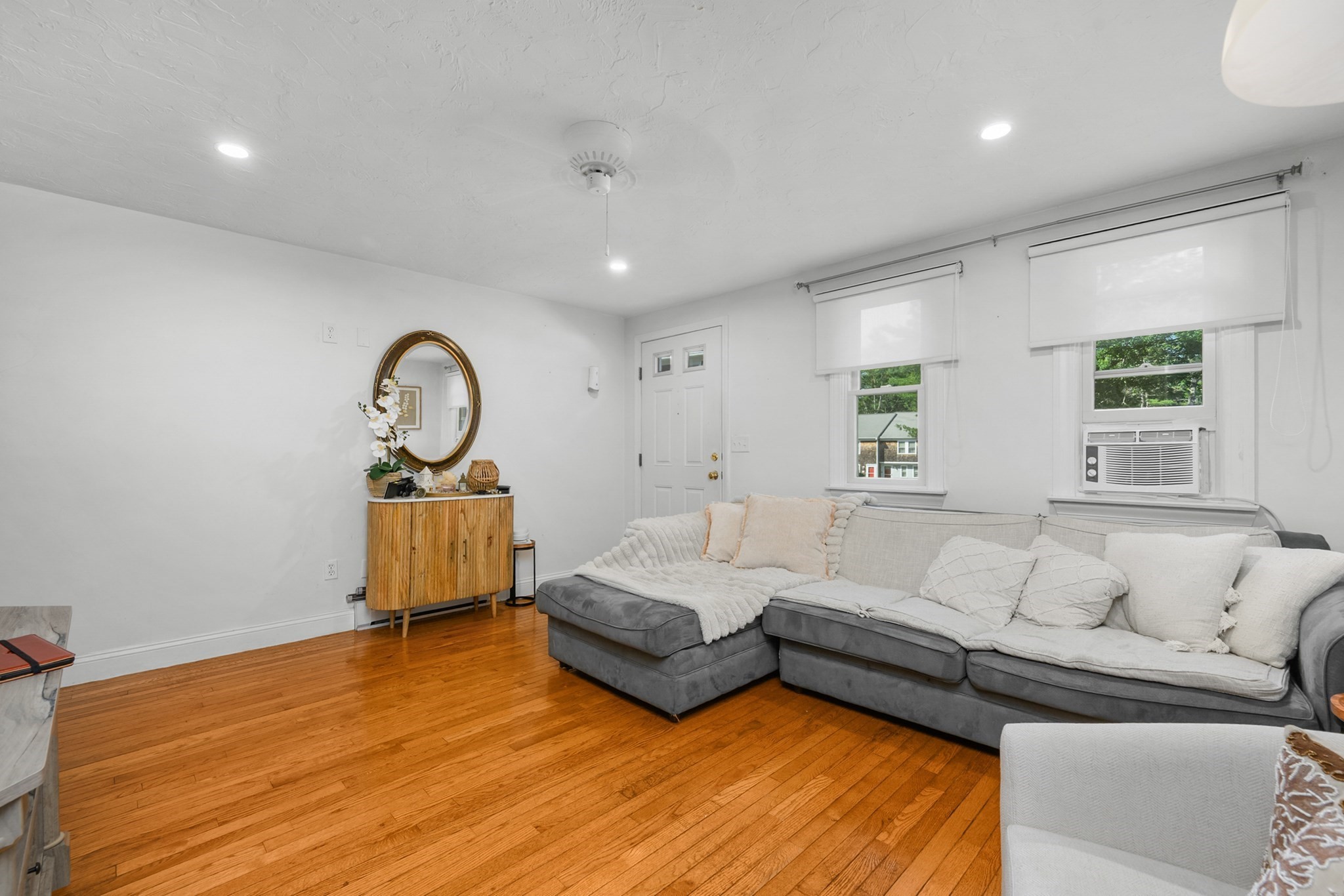 300 Falmouth Rd # 9e Property Photo 7