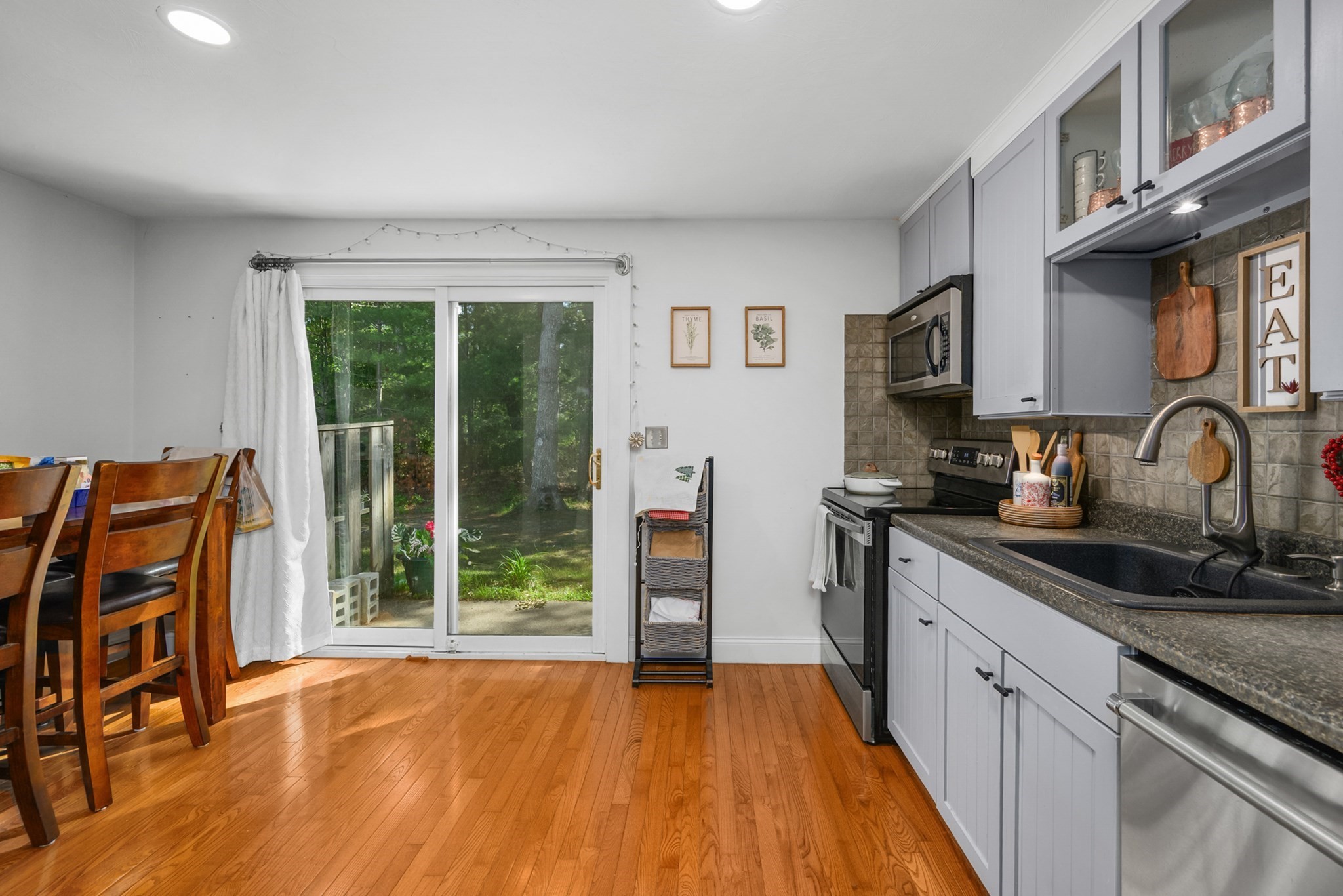 300 Falmouth Rd # 9e Property Photo 9