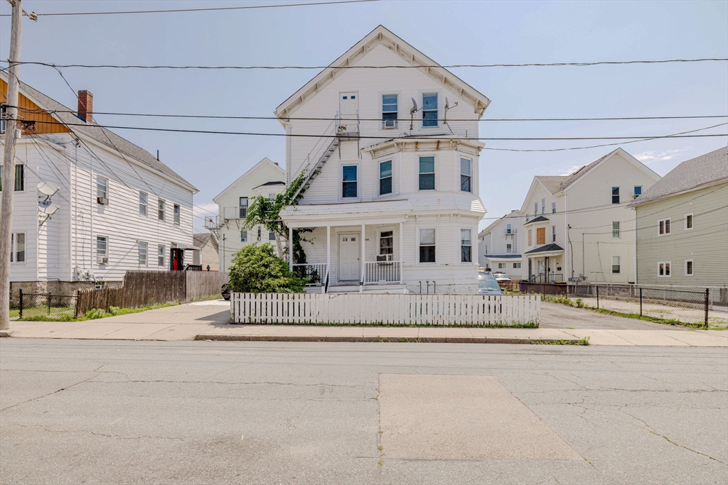 154 Mott St Property Photo 1