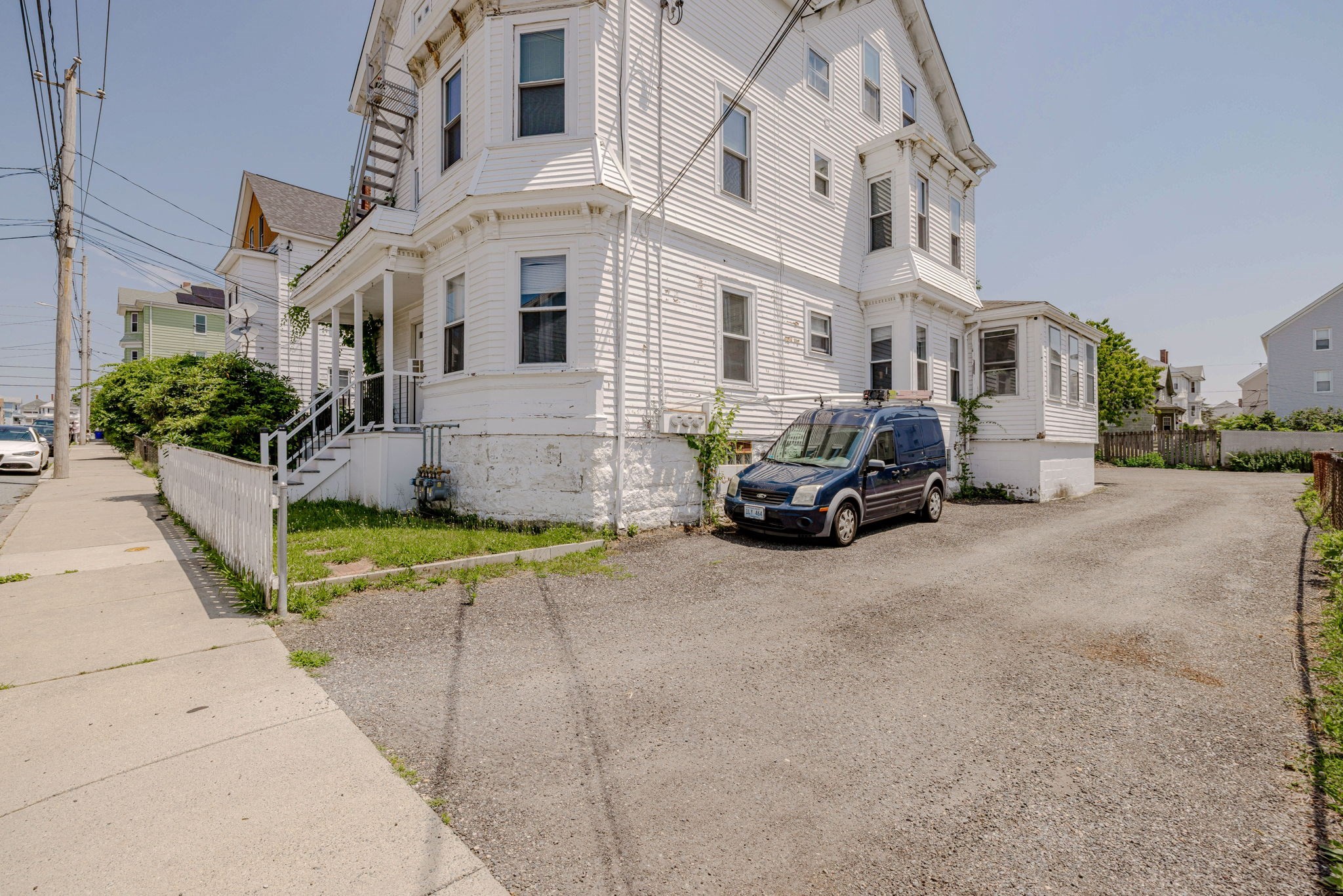 154 Mott St Property Photo 2
