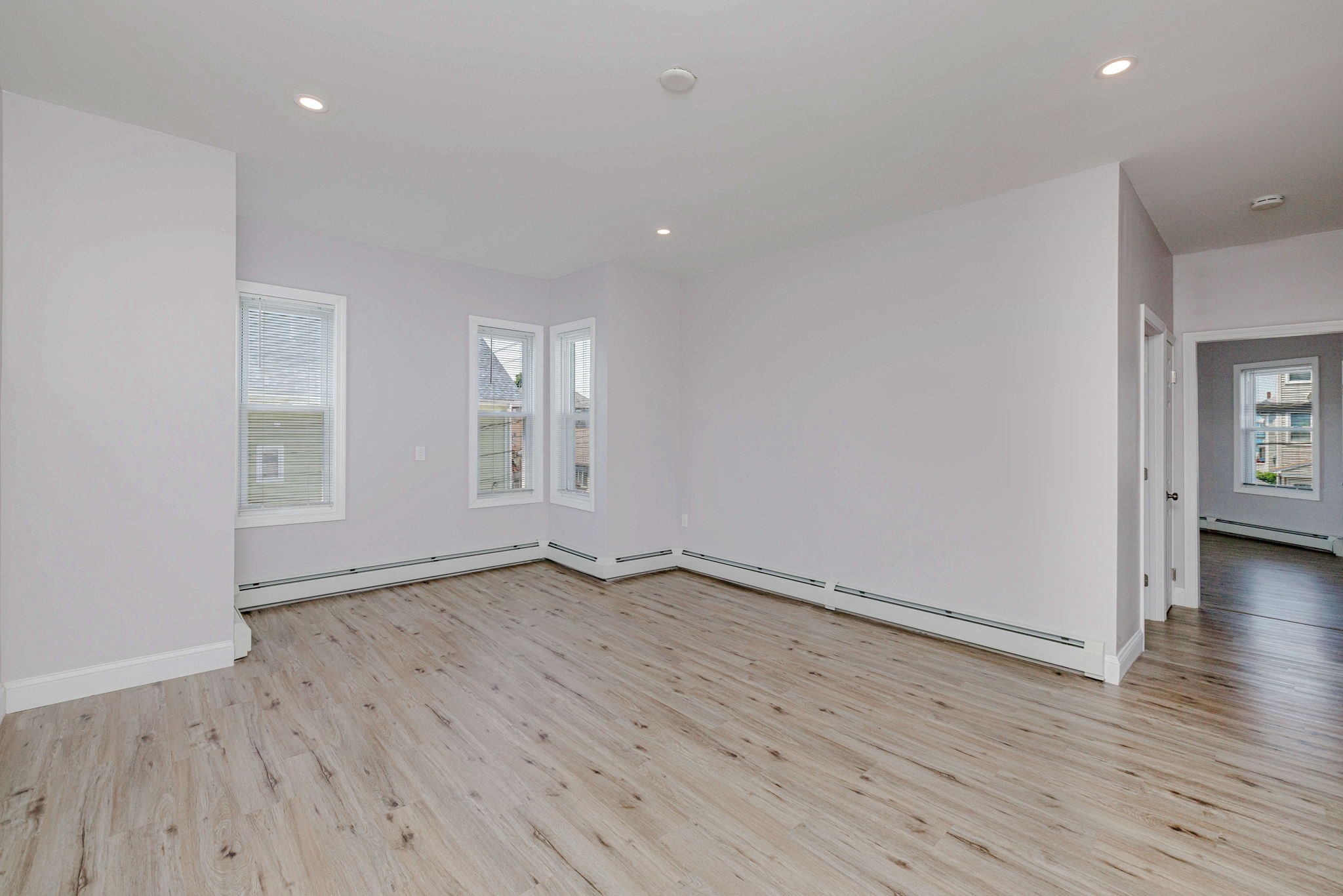 154 Mott St Property Photo 6