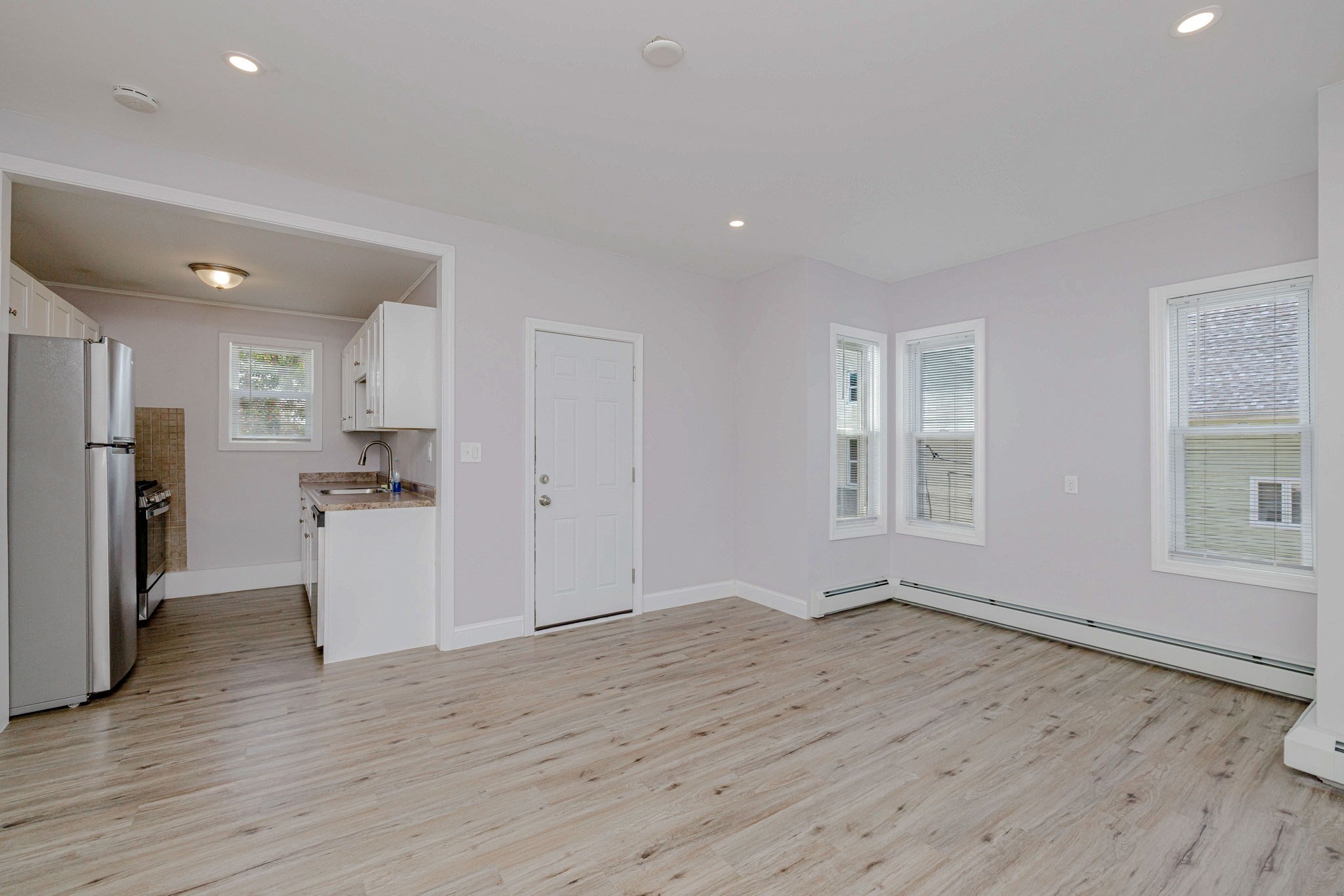 154 Mott St Property Photo 7