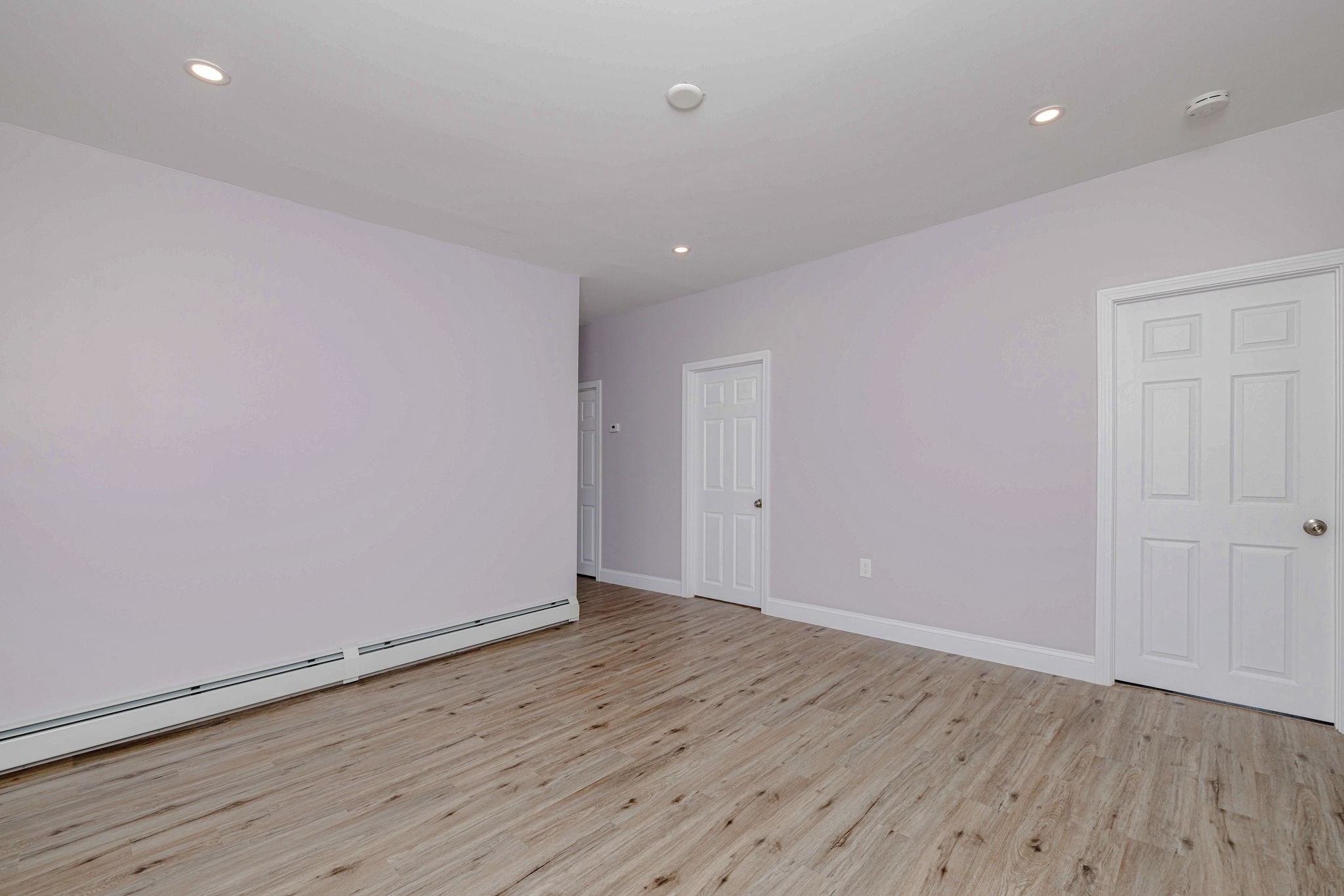 154 Mott St Property Photo 8