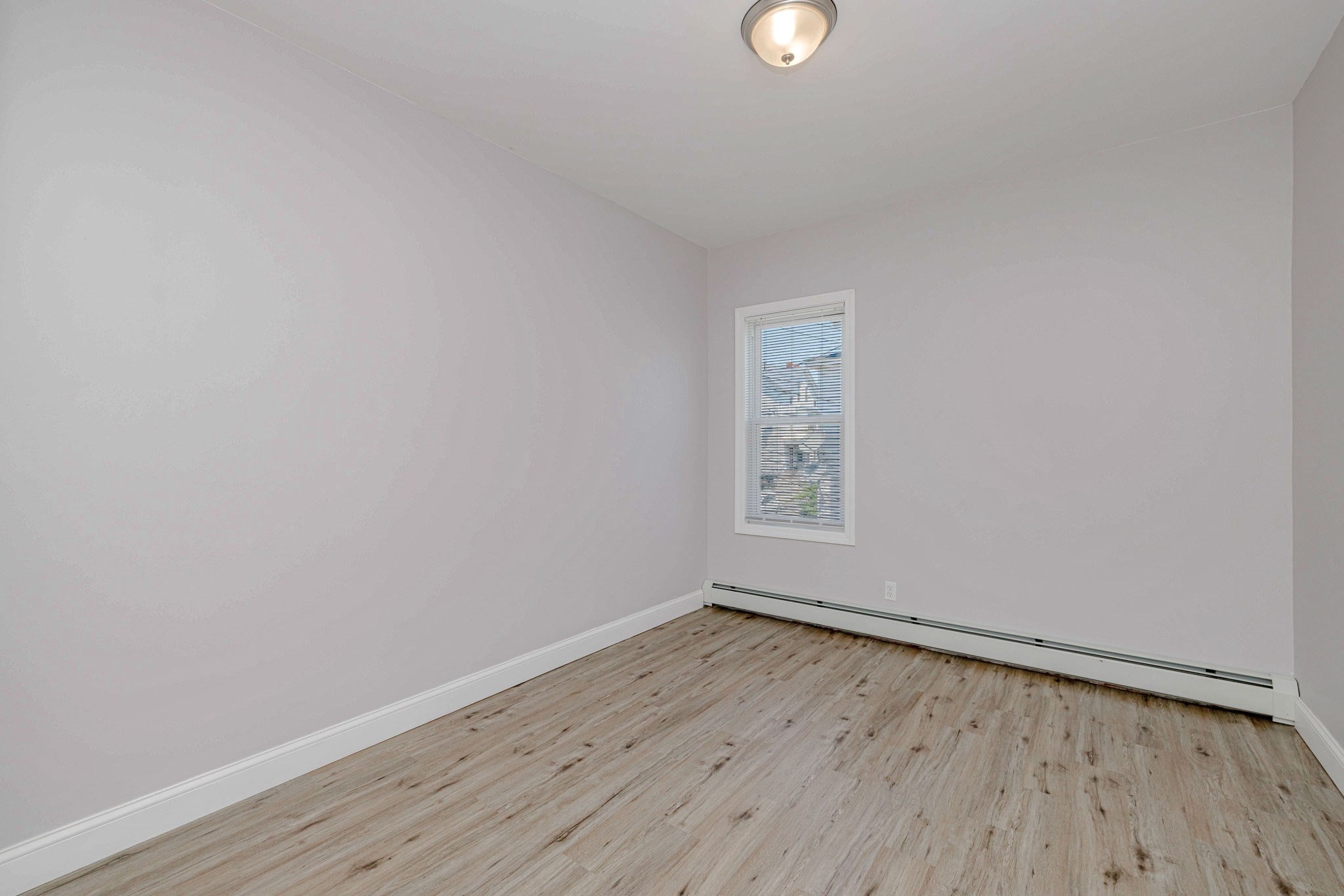 154 Mott St Property Photo 15